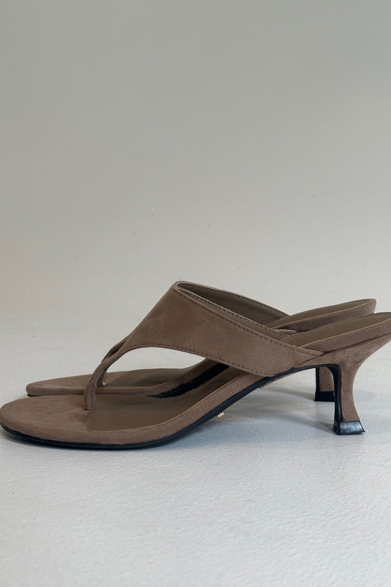 ELARA – FAWN SUEDE HEEL